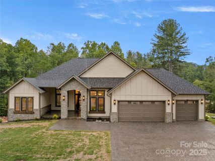 184 Sunridge Avenue sold home in Horse Shoe Cove, Horse Shoe, NC