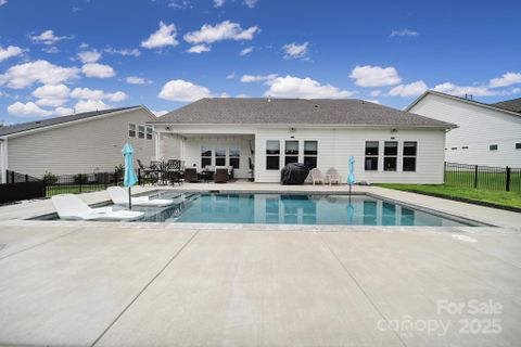 3255 Split Rail Lane