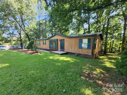 2461 Ridgecrest Drive sold home in Carmel Woods, Stanley, NC