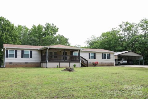 1184 Sherwood Road sold home in Bowling Green Estates, Clover, SC