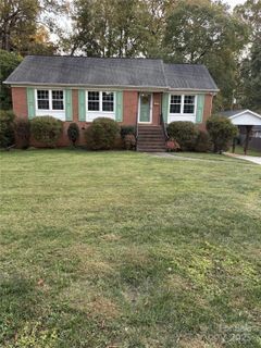 5806 Whitingham Drive sold home in Hampshire Hills, Charlotte, NC