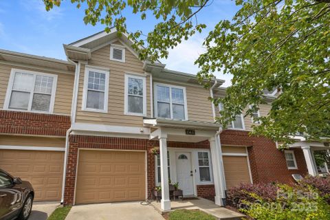 15432 Coventry Court Lane sold home in Coventry Court Townhomes, Charlotte, NC