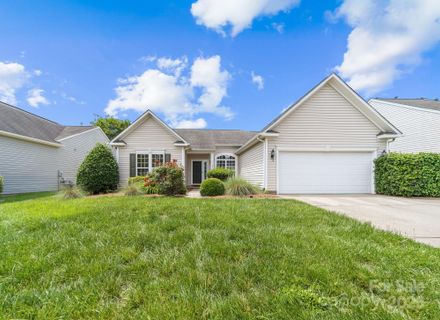 1107 Rachel Anne Drive sold home in South Point Ridge, Belmont, NC