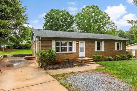 1606 Northwoods Drive sold home in Northwoods, Kings Mountain, NC