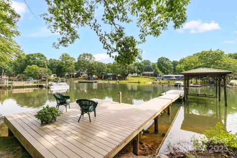 7232 Executive Circle sold home in Lake Shore, Denver, NC