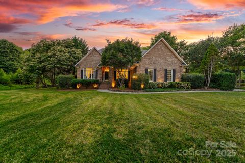 1115 Maremont Court sold home in Providence Woods South, Matthews, NC
