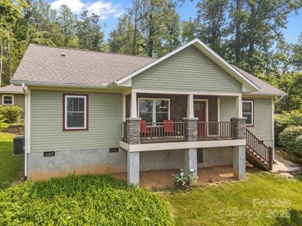17 Laurel Road sold home in Mount Royal, Arden, NC
