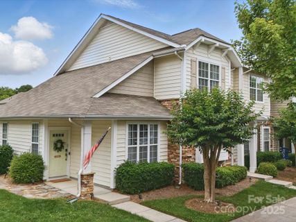 1061 Woodglen Lane