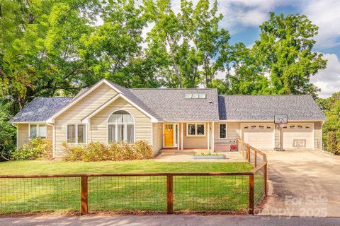 44 Samayoa Place sold home in Morningside Park, Asheville, NC