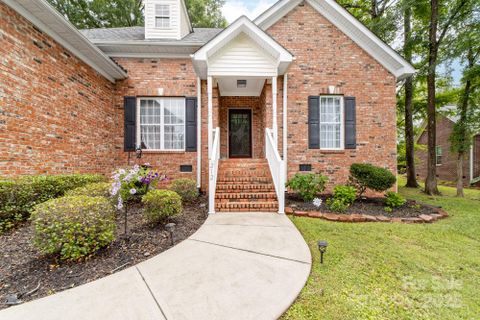 212 Victoria Circle sold home in Ole Eastpointe, York, SC