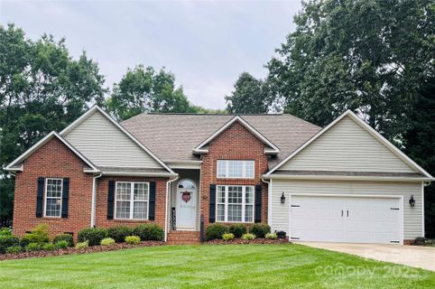 104 Laura Court sold home in Crown Creek, Cherryville, NC