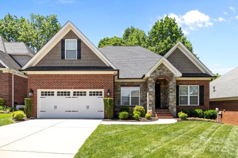 4004 Saint Andrews Court sold home in Old Course, Cramerton, NC