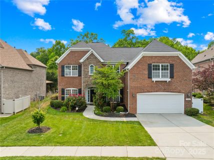 8460 Fairgreen Avenue sold home in Barrington, Waxhaw, NC
