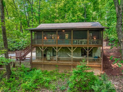 1501 Tanglewood Lane sold home in Lake Sheila, Saluda, NC