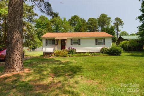 252 Chuckwood Road sold home in Holiday Harbor, Mooresville, NC