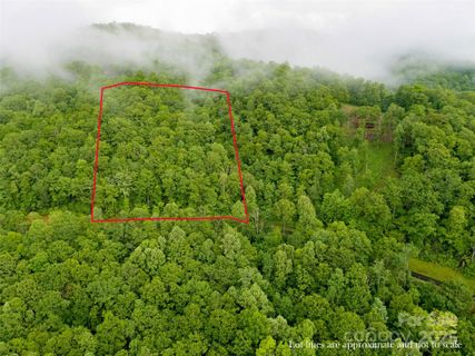 Lot 83 Rainbow Trout Drive sold home in Mountain Brook Estates, Spruce Pine, NC