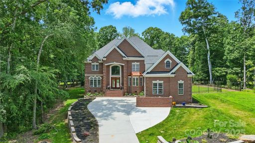 3324 Greenhurst Drive pending home in Lake Providence, Weddington, NC