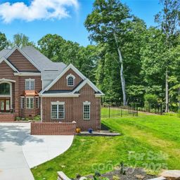 3324 Greenhurst Drive
