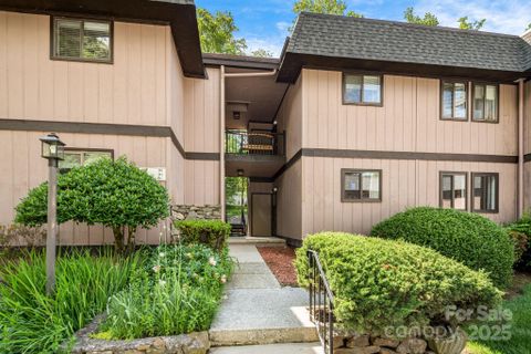 15 Lake Drive sold home in Laurel Park Villas, Laurel Park, NC
