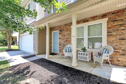 1817 Tradd Avenue sold home in Oaks At Clover, Clover, SC