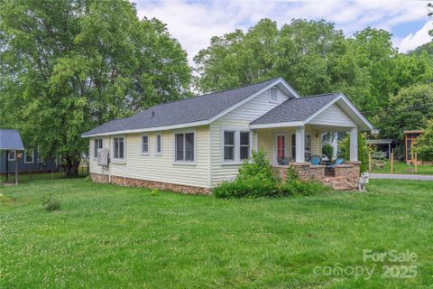10 Poplar Street sold home in Brookwood, Waynesville, NC