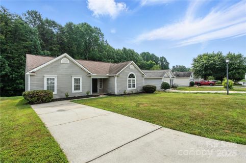 7922 Travers Run Drive sold home in Cedar Lane Farms, Charlotte, NC