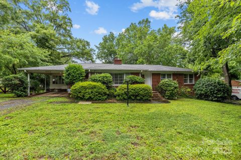 6207 Robinson Church Road sold home in Shenandoah Park, Charlotte, NC