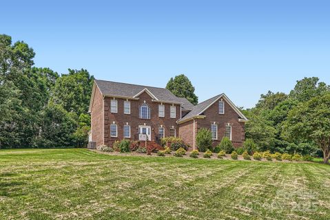 1185 Willow Creek Drive sold home in Fairway Farms, Newton, NC
