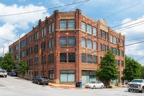 100 Coxe Avenue sold home in Sawyer Motor Building, Asheville, NC