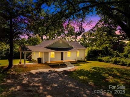1528 Avondale Drive sold home in Beverly Heights, Statesville, NC