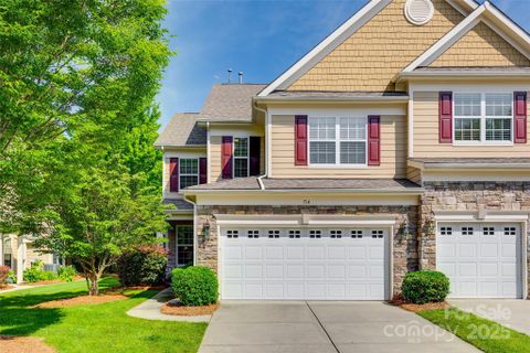 714 Deerbrook Lane sold home in Lake Shore On Lake Wylie, Tega Cay, SC