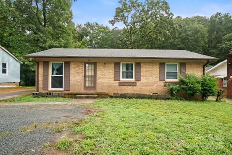 924 Carrington Drive sold home in Cherokee Forest, Charlotte, NC