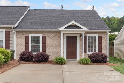 2045 Pin Oak Place sold home in Cramerton Oaks, Cramerton, NC