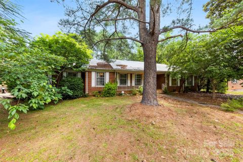 7501 Glencannon Drive sold home in Lake Forest, Charlotte, NC