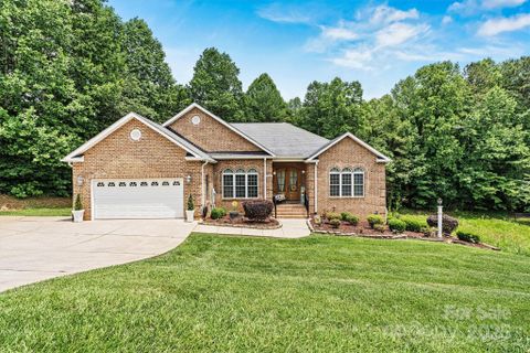 1616 Indian Springs Drive sold home in Indian Springs, Conover, NC