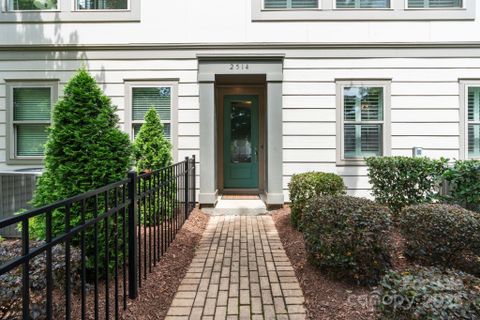 2514 Marshall Place