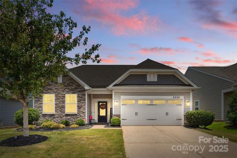5059 Fenwick Court
