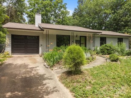 20 Summit Drive sold home in Mountain View, Arden, NC