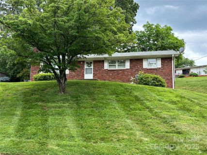 18 Sheppard Drive sold home in Echo Hills, Asheville, NC