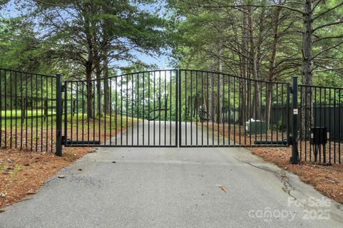 6 Hager Mountain Lane