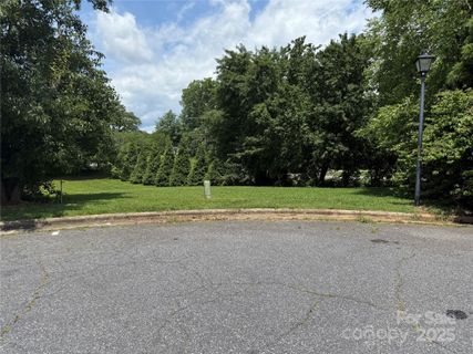 1147 10th Street Lane sold home in The Pines II, Hickory, NC