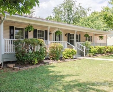35 Sydney Lane sold home in Windy Hill Farms, Asheville, NC