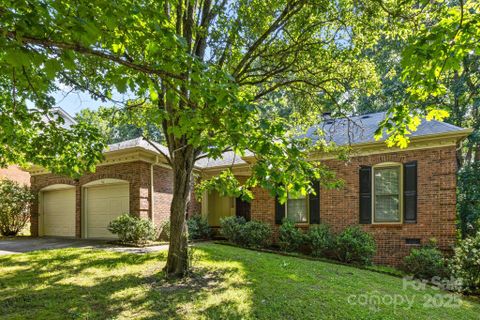 212 Foxfield Lane sold home in Sardis Plantation, Matthews, NC