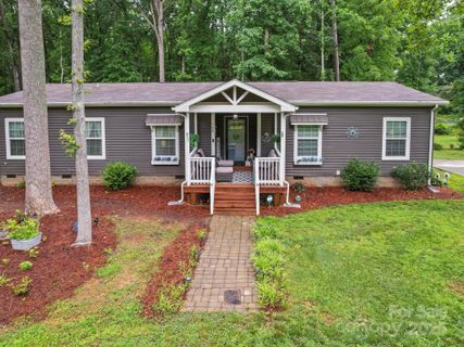 142 Hickory Road sold home in Oakwood Acres, Lexington, NC