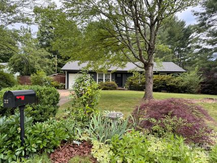 22 King Arthur Place sold home in Camelot, Asheville, NC
