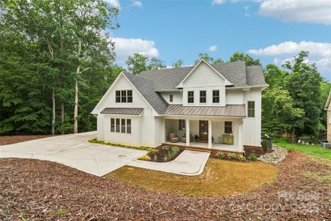 416 Plantation Way