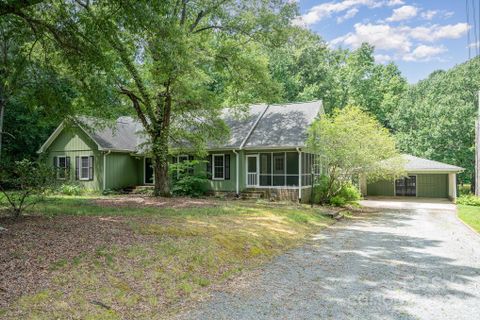 114 Larkfield Drive sold home in Weddington Estates, Waxhaw, NC