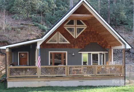 962 Laurel Mountain View Road sold home in Laurel Mtn Forest, Flat Rock, NC