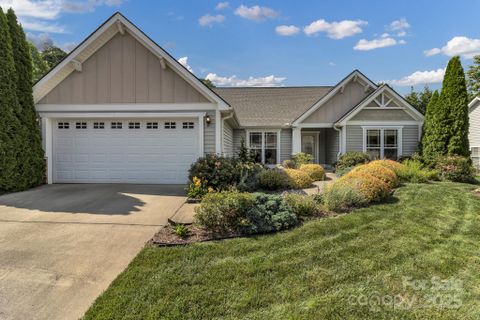 16 Sunview Circle sold home in Baldwin Cove, Arden, NC