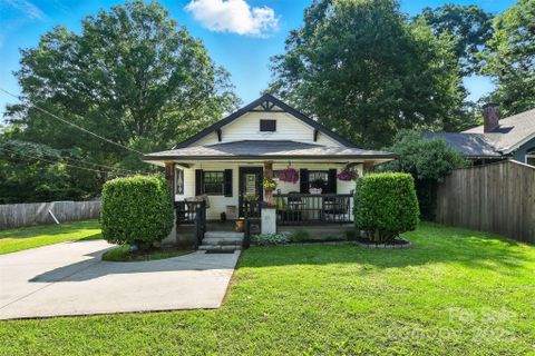 840 10th Street Boulevard sold home in Oakland Heights, Hickory, NC